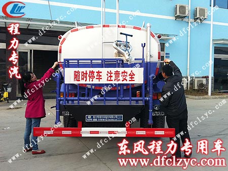 正在質(zhì)檢的湖北程力工作人員