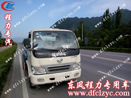 東風(fēng)勁卡灑水帶噴藥車與美景