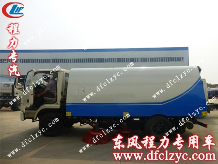 湖北程力東風勁卡掃路車側(cè)面