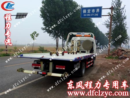 東風多利卡一拖二清障車