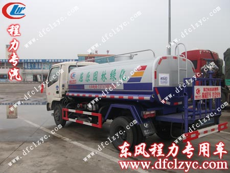 東風(fēng)小霸王灑水車(chē)在仙桃