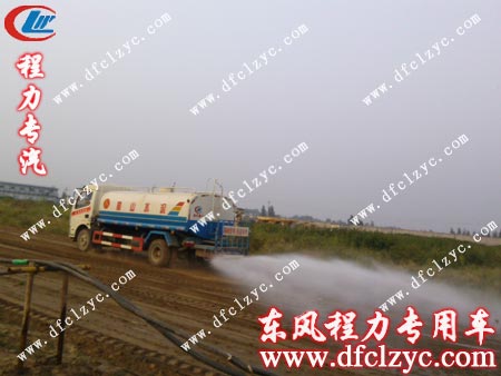 東風(fēng)多利卡多功能灑水車使用效果