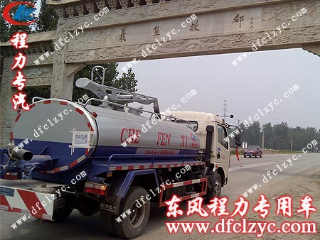 東風多利卡吸糞車途經(jīng)羲皇故都