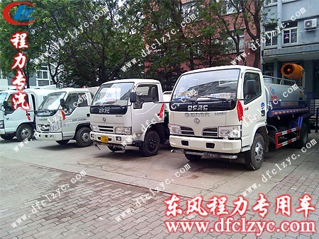 湖北程力東風(fēng)小多利卡多功能噴藥車和福田掛桶式垃圾車驗(yàn)收完畢